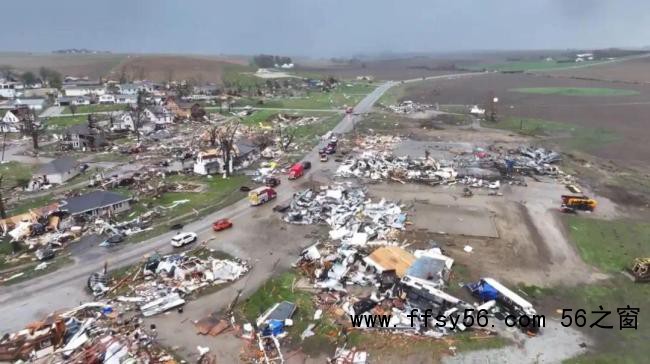 美国2州遭龙卷风袭击进入紧急状态 一地数百所房屋受损