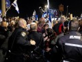 大批以色列抗议者举行示威游行 要求释放被扣人员【今日】