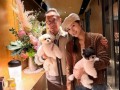 甜蜜！李嘉欣晒与许晋亨合照庆祝结婚17年，许晋亨一手抱着狗狗！