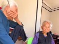 91岁女儿受委屈向113岁妈妈哭诉，最高龄“母女档”，这画面太暖了