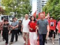 女子总在街上遇见面熟大姐竟是亲姐，一问吓一跳：亲姐找了我15年