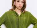 容祖儿锐评自己早年绿色丝袜造型，