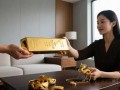 年轻人结婚开始用金条代替三金，年轻人给出了新答案