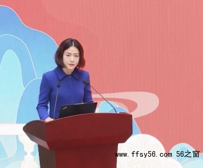 翁帆出席杨振宁研究所揭牌仪式