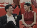 新郎新娘送完宾客后对视泪崩刷屏全网，异地相恋多年终于修成正果！