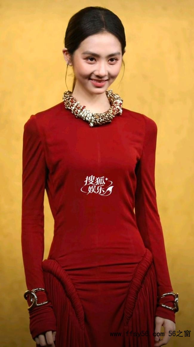 黄多多正式进圈 香奈儿加持首秀引发热议